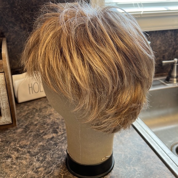 Gabor flexlite wig - Picture 3 of 6